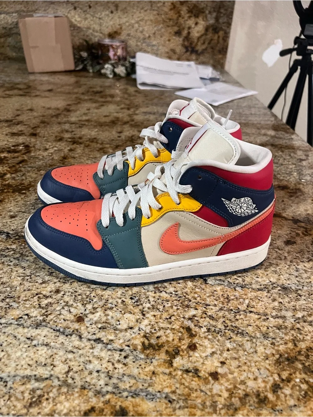 Air Jordan 1 Mid SE Multi-Color Women’s 9.5 Men’s 8 DN3738-400